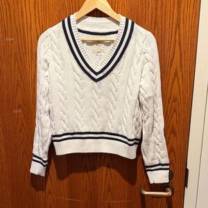 Elegant V-Neck Cable Knit Sweater in White and Navy